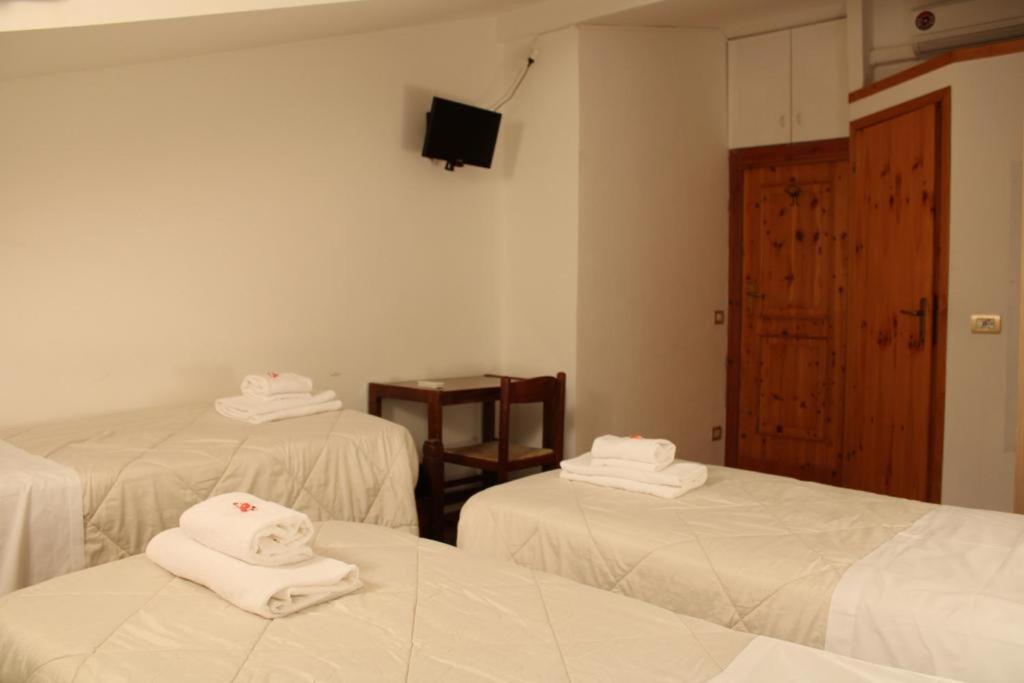 Hotel Al Verde Mandello del Lario Ngoại thất bức ảnh