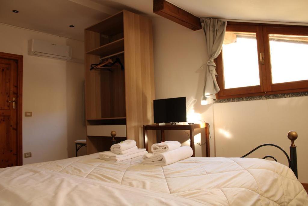 Hotel Al Verde Mandello del Lario Ngoại thất bức ảnh