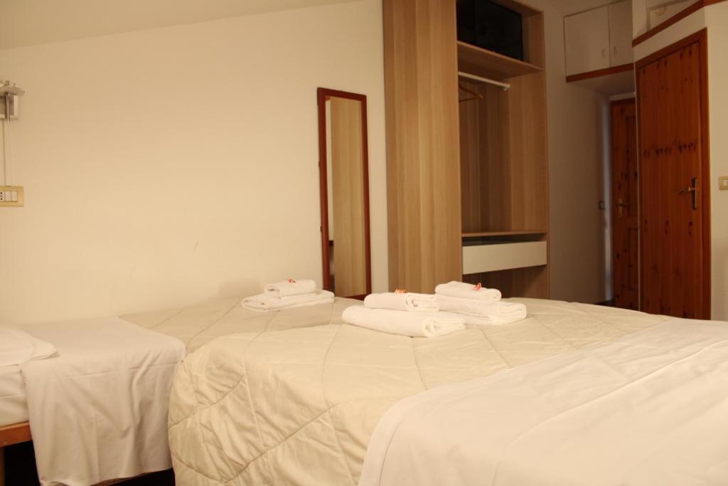 Hotel Al Verde Mandello del Lario Ngoại thất bức ảnh
