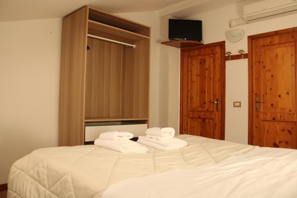 Hotel Al Verde Mandello del Lario Ngoại thất bức ảnh