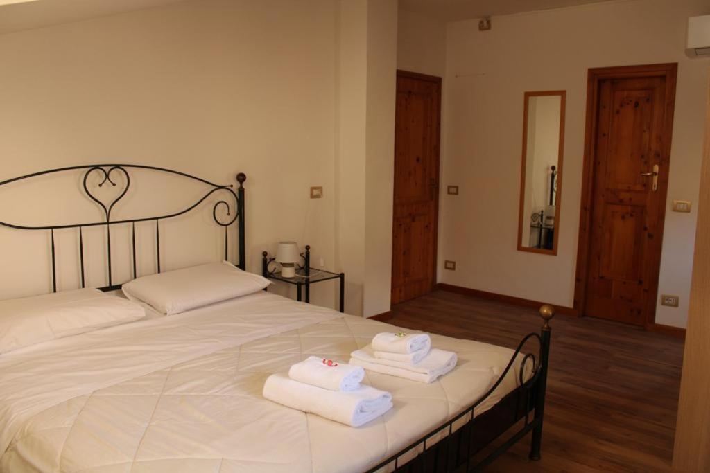Hotel Al Verde Mandello del Lario Ngoại thất bức ảnh